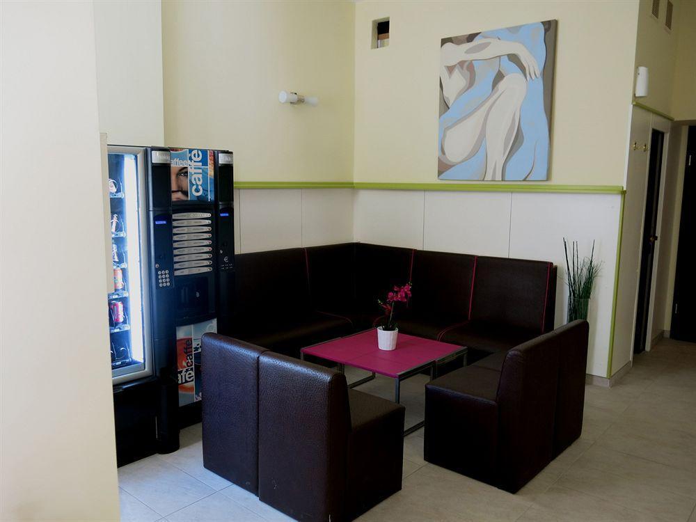 Kibi Rooms Self Check-In Wina Bagian luar foto